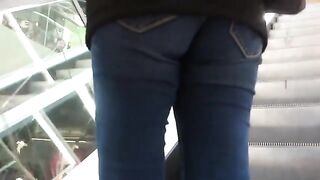 A girl with such a figure is a dream for any man