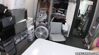 A man changed his wife for a cleaner at work, it was amazing