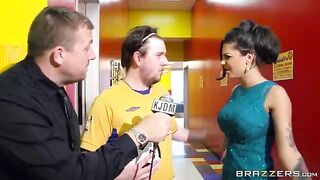 A group of guys fucked a girl in the crowd, it was just a joke