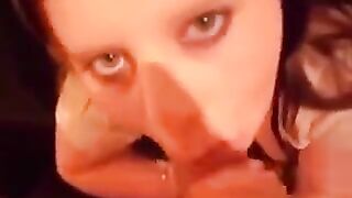 Young girls love to eat cum when they do blowjob, a steamy homemade scene