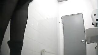 A secret room in a parachute - the ultimate game of chance and lust