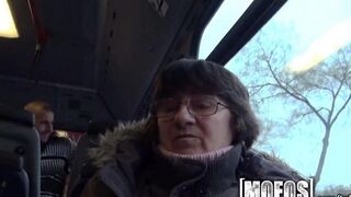 A pick-up guy fucked a girl he met on the bus in anal sex