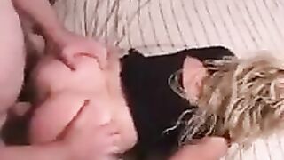 A man fucked a beautiful point of his wife at home, it was rough