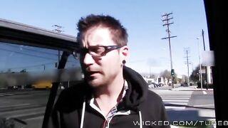 A cunning guy found a way out when the girl wants to divorce