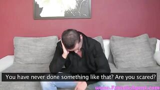 The girl forced the actor to make a blowjob at the casting on the couch