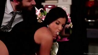 A secretary gets her hairy cunt licked by her boss in a steamy office scene