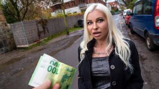 Blonde MILF is shooting herself and looking for a pick-up guy to pay