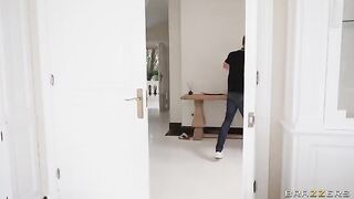 Babe cheats on her husband with a friend