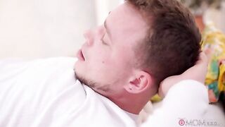 The girl pushed me to sin in bed