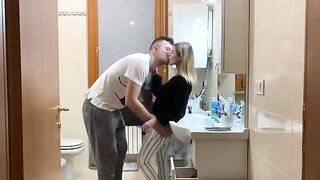 The fiancée of my brother closes herself in the bathroom and wants to be fucked