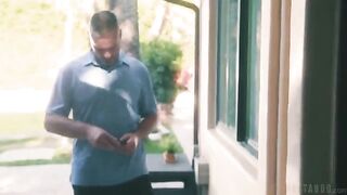 The baby sits on the guy’s cock and jumps up with enthusiasm