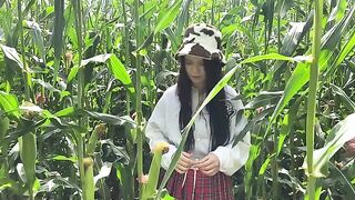 A security guard caught a thief in a cornfield and fucked her there