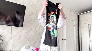 It is unpleasant for her to suck a dick?