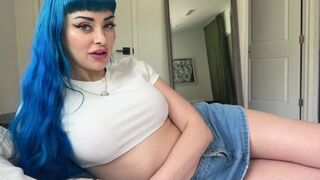 A big-breasted stepsister is impossible to ignore, especially if she’s Jewelz Blu
