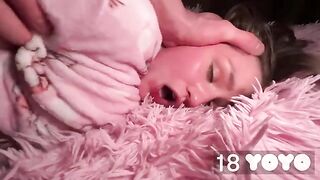The beauty was distracted and fucked in her ass hole