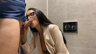 Couple fucked in the booth, no need to leave