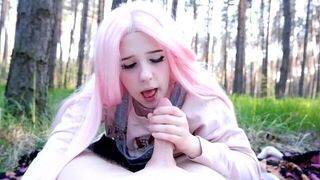 A pretty baby has a bright mouth and loves to suck cock!