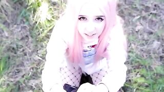 A pretty baby has a bright mouth and loves to suck cock!