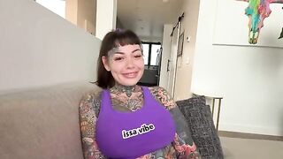 A woman with a split tongue has sex without protection and gets creampied