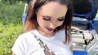 A girl came to me and we fucked in the car