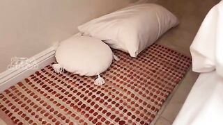 The best way to see a girl is to share a bed with her