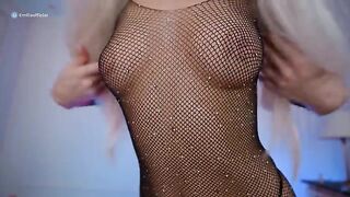 A fit girl with a juicy ass fucks like a bad girl - EmiliaBunny