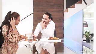 Therapist invited her client to her house for a romantic dinner, turning professional into mistress